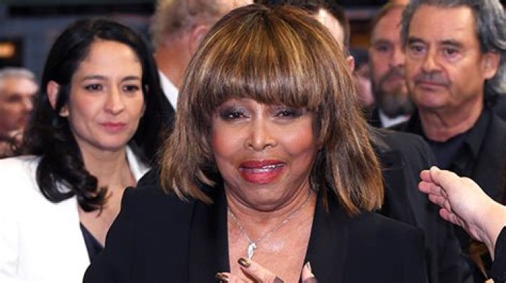 Her Cancer Battle, Past Stroke, & More Explained – Hollywood Life