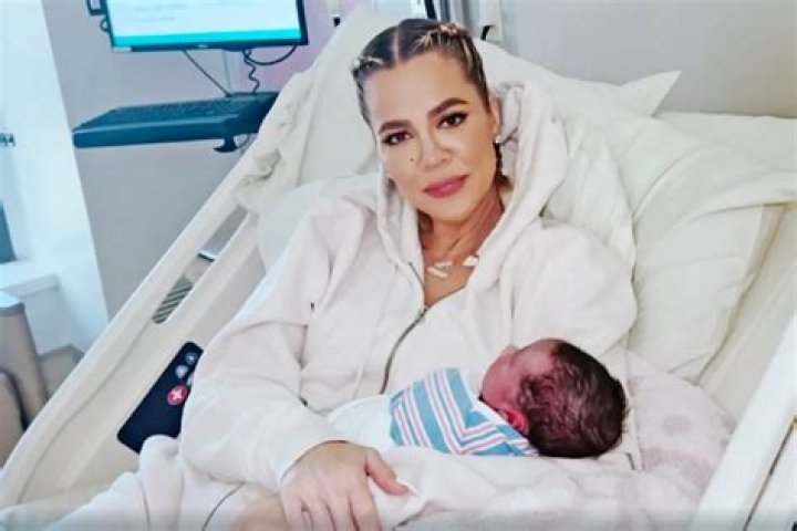 
Kim Kardashian Reveals Khloé’s Baby Is ‘Rob’s Twin’ — and Asks ‘What Are We Going to Name Him?’ 